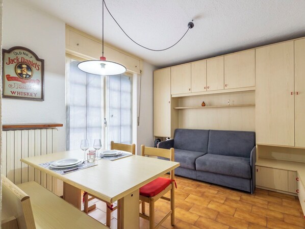 Dining - Beautiful apartment for 2 guests with WIFI, TV and pets allowed (Madesimo)