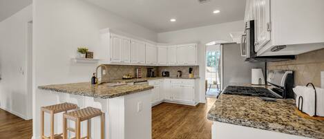 Microwave, oven, stovetop, dishwasher