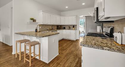 Ridge Retreat! King Beds By Outlet Mall & Aquarium