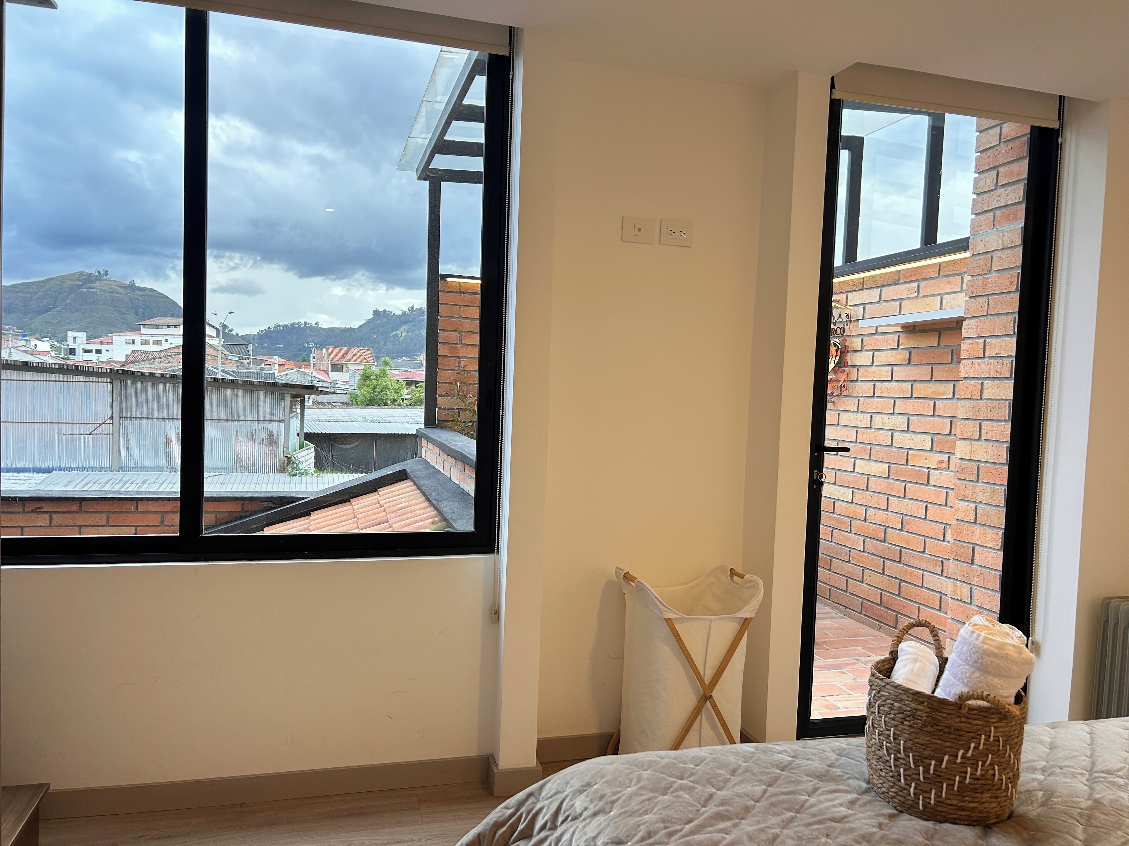 2 dormitorios, tabla de planchar con plancha, wifi gratis y ropa de cama