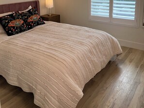 3 bedrooms, iron/ironing board, WiFi, bed sheets - Comfy 3-BDRM House in West Sacramento near Capitol, Rivercats/As Stadium +more (West Sacramento)