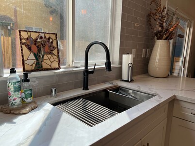 Comfy 3-BDRM House in West Sacramento near Capitol, Rivercats/As Stadium +more