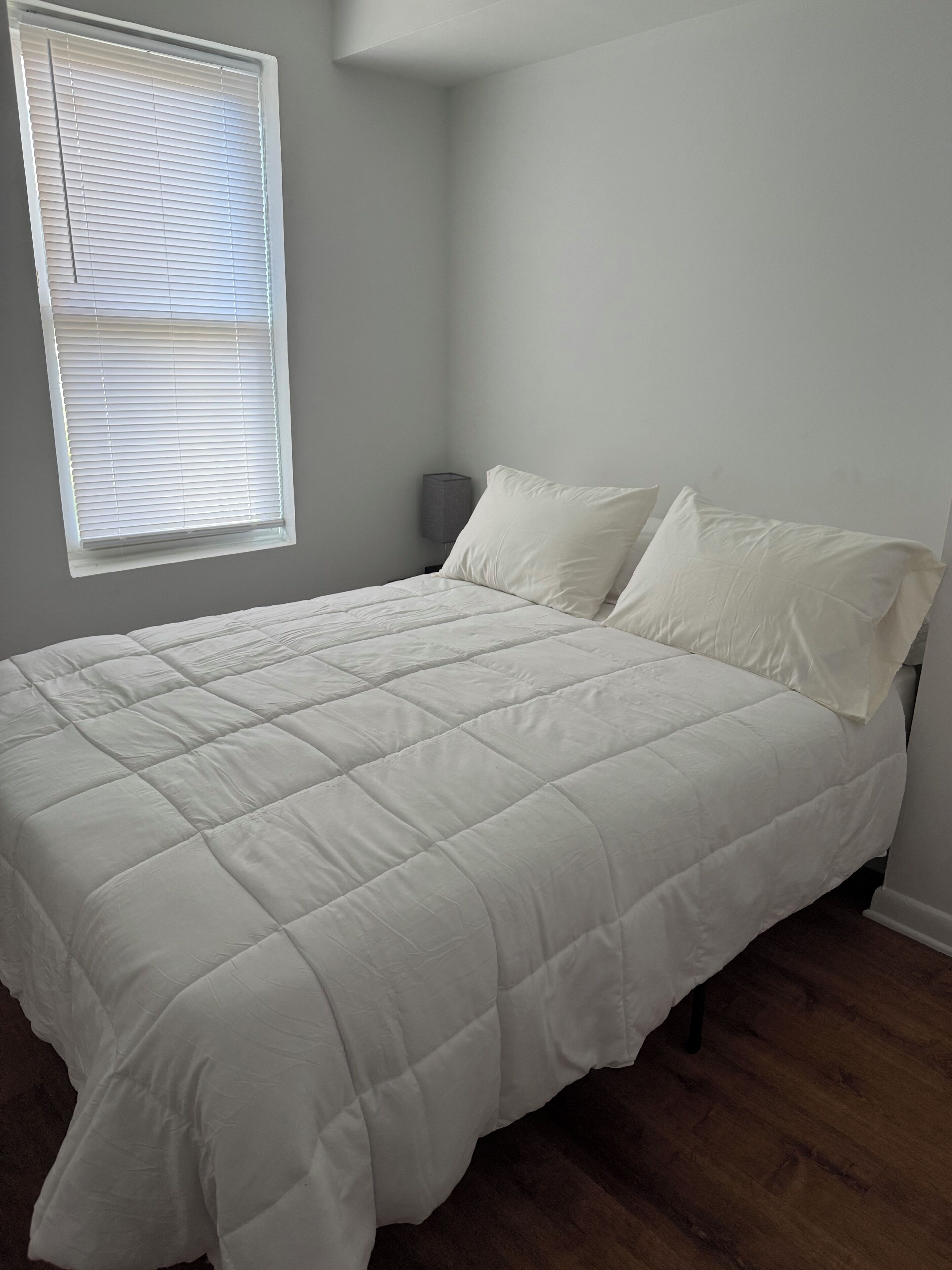 1 dormitorio, tabla de planchar con plancha, Internet y ropa de cama