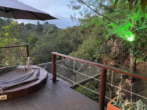 Outdoor spa tub - El Retiro, Cabin in the forest, peace and tranquility to reconnect with your being. (La Ceja)