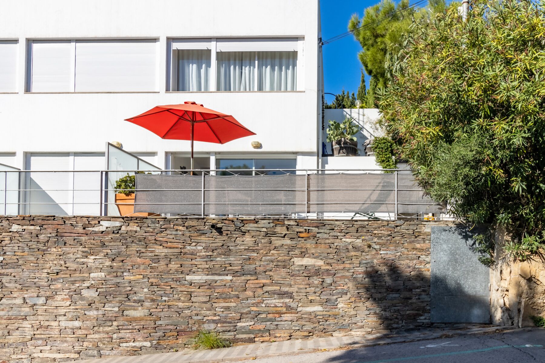 تفاصيل الفندق من الخارج