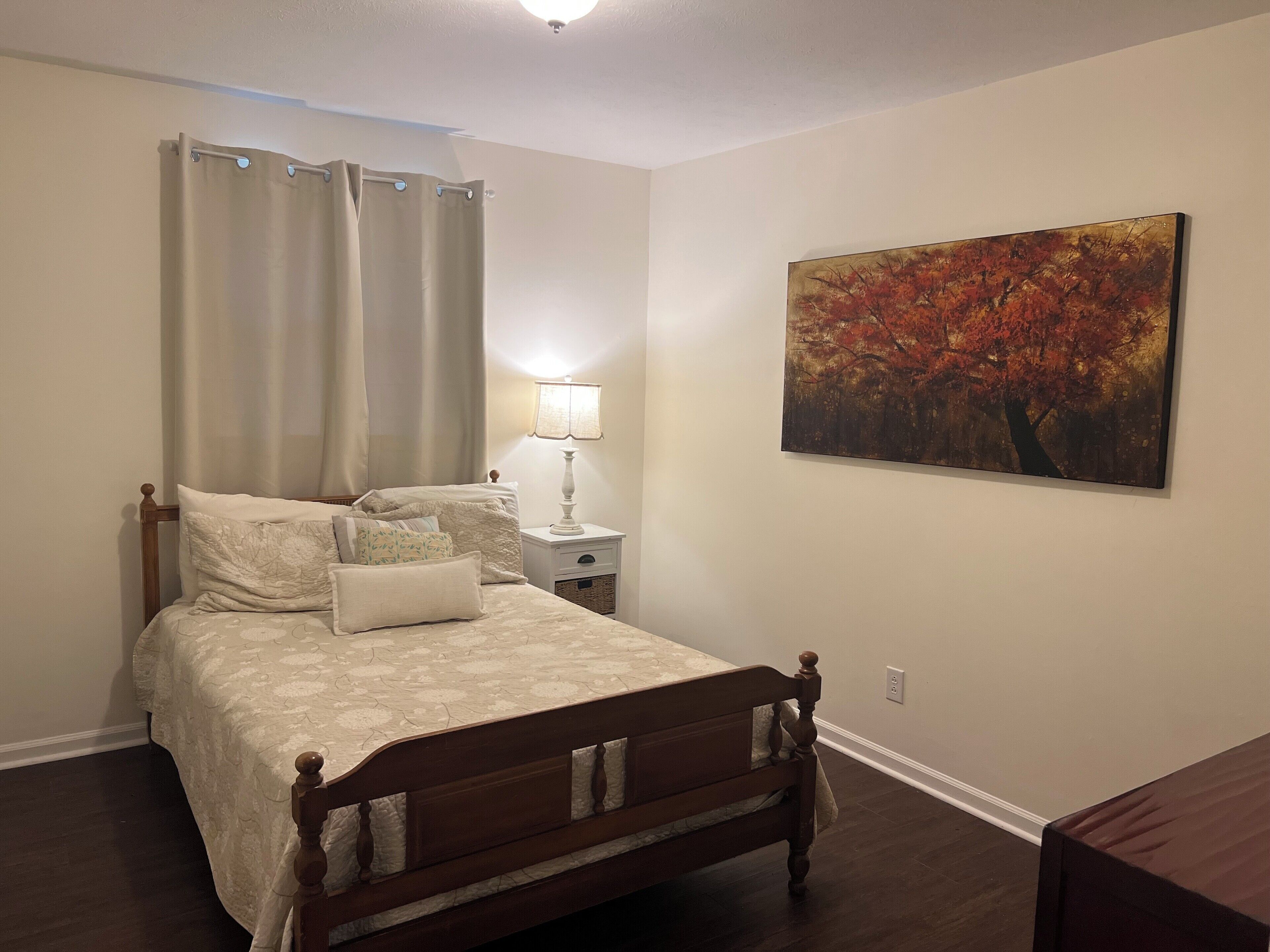 3 slaapkamers, een strijkplank/strijkijzer, wifi, beddengoed