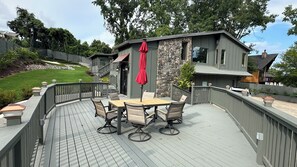 Outdoor dining - Elegant & Spacious 6 BR/4.5 BA- Perfect or Groups & Family Gatherings (Augusta)