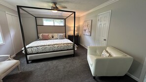 6 bedrooms, iron/ironing board, WiFi, bed sheets