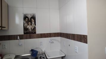 Toalhas de banho, papel higiênico