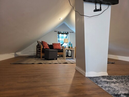Fabulous 2-bedroom house with AC in Manchester