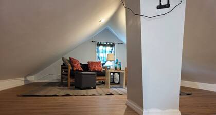 Fabulous 2-bedroom house with AC in Manchester