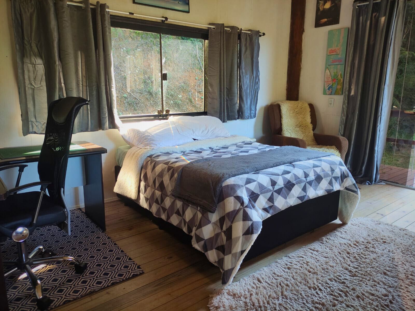 2 quartos, Wi-Fi de cortesia, roupa de cama