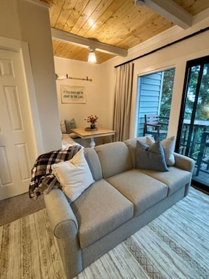 Televisie en een open haard