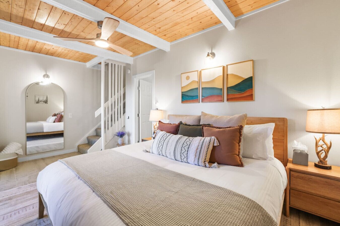 1 habitación, escritorio, tabla de planchar con plancha y wifi 