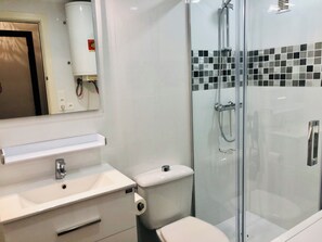 Bathroom - ROCMAR Apartment opposite the port of Roses. (Roses)