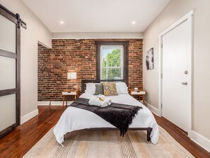 2 chambres, fer et planche à repasser, Wi-Fi gratuit, draps fournis