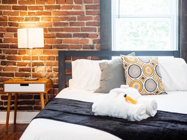 2 bedrooms, iron/ironing board, free WiFi, bed sheets