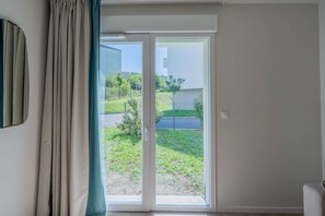 Apartment, 1 Bedroom | Free cribs/infant beds, free WiFi, bed sheets - Quality Suites Limoges (Limoges)