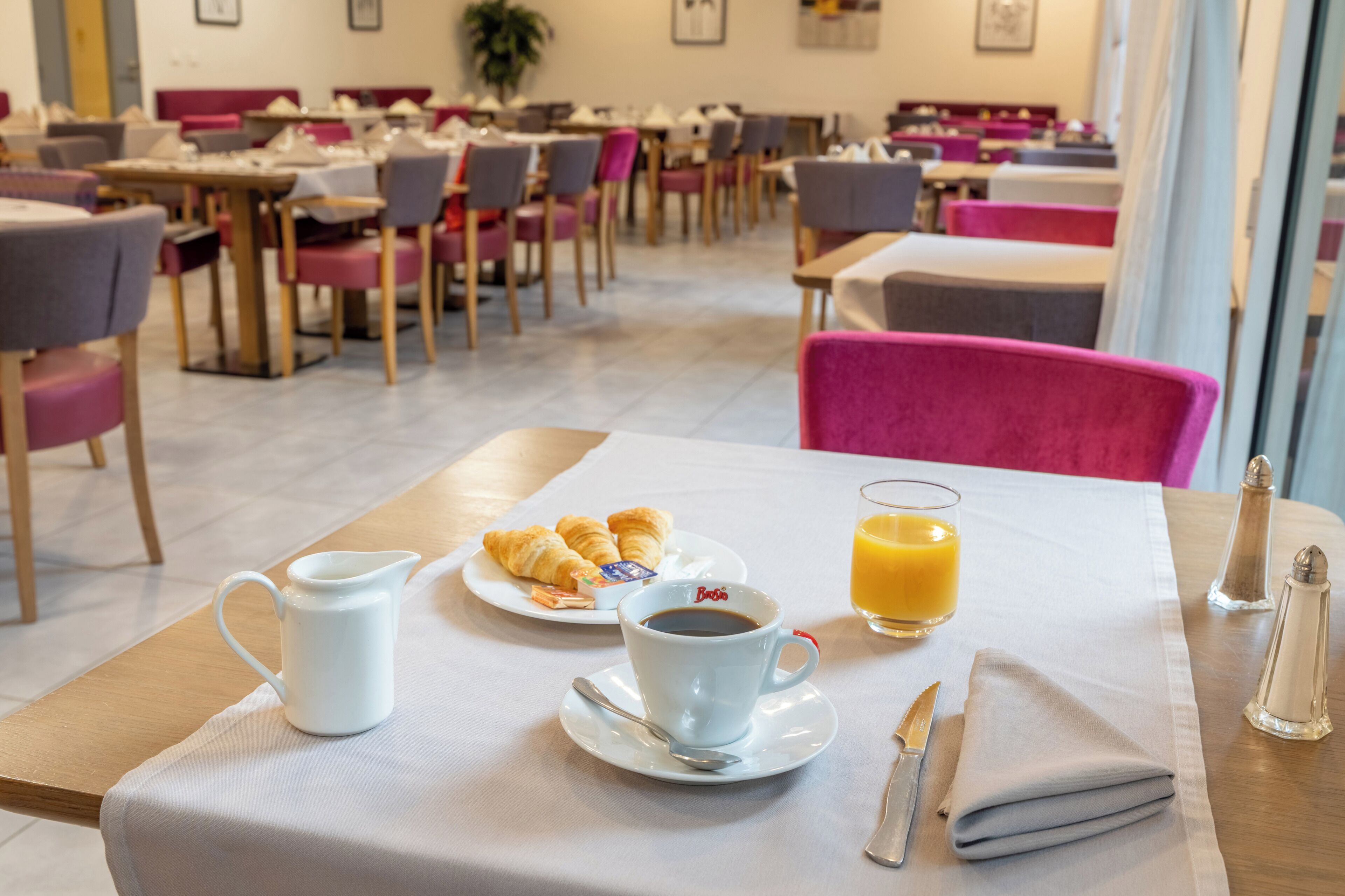 Se ofrece un desayuno continental entre semana (por un coste adicional)