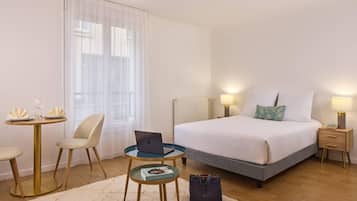 Kamar Standar, 1 Tempat Tidur Queen, Bebas Asap Rokok | Tempat tidur bayi gratis, Wi-Fi gratis, dan seprai linen