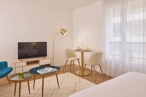 Free cribs/infant beds, free WiFi, bed sheets - Quality Aparthotel Meaux (Meaux)