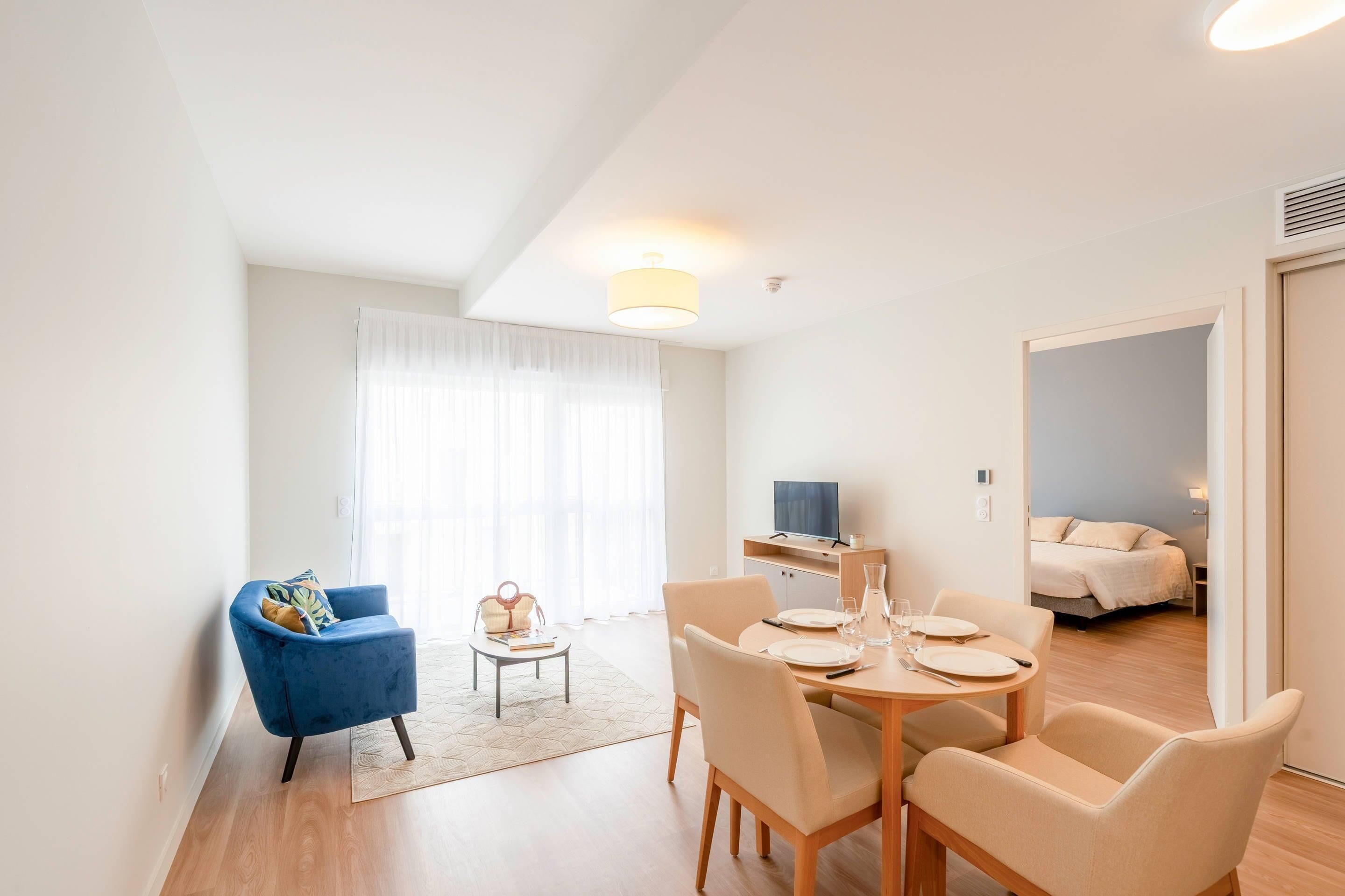 Standard Apartment, 1 Bedroom, Non Smoking (Queen) | Free cots/infant beds, free WiFi, bed sheets