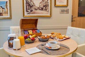 Daily continental breakfast for a fee - Quality Aparthotel Périgueux (Perigueux)