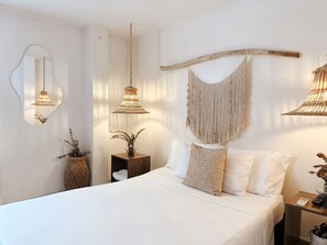 1 bedroom, WiFi, bed sheets - Apartment in the historic center, one block from Parque de los Novios and the beach. (Santa Marta)