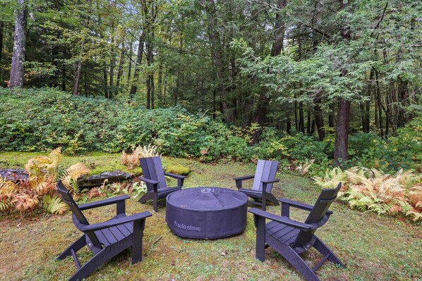 Property grounds - Stoneridge Landing | Hot Tub • Fire Pit (Lee)