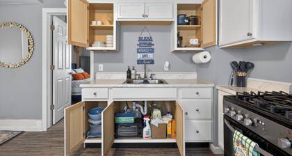 Modern space - fully equipped kitchen in village of Liverpool