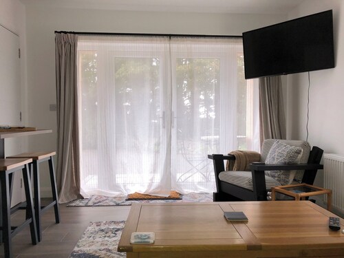 Apartment Bushmills Hideaway, Parking,Pets Allowed