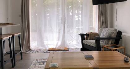 Apartment Bushmills Hideaway, Parking,Pets Allowed