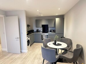 Fridge, microwave, oven, stovetop - Salford City Retreat - 2 Bedroom Apartment (Salford)