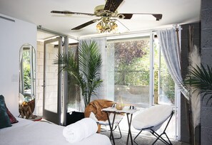 1 غرفة نوم ومكواة/لوح كي وخدمة الإنترنت وملاءات أسرّة