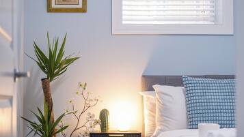 2 chambres, fer et planche à repasser, Wi-Fi, draps fournis