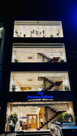 住宿正面. 天堂白金酒店