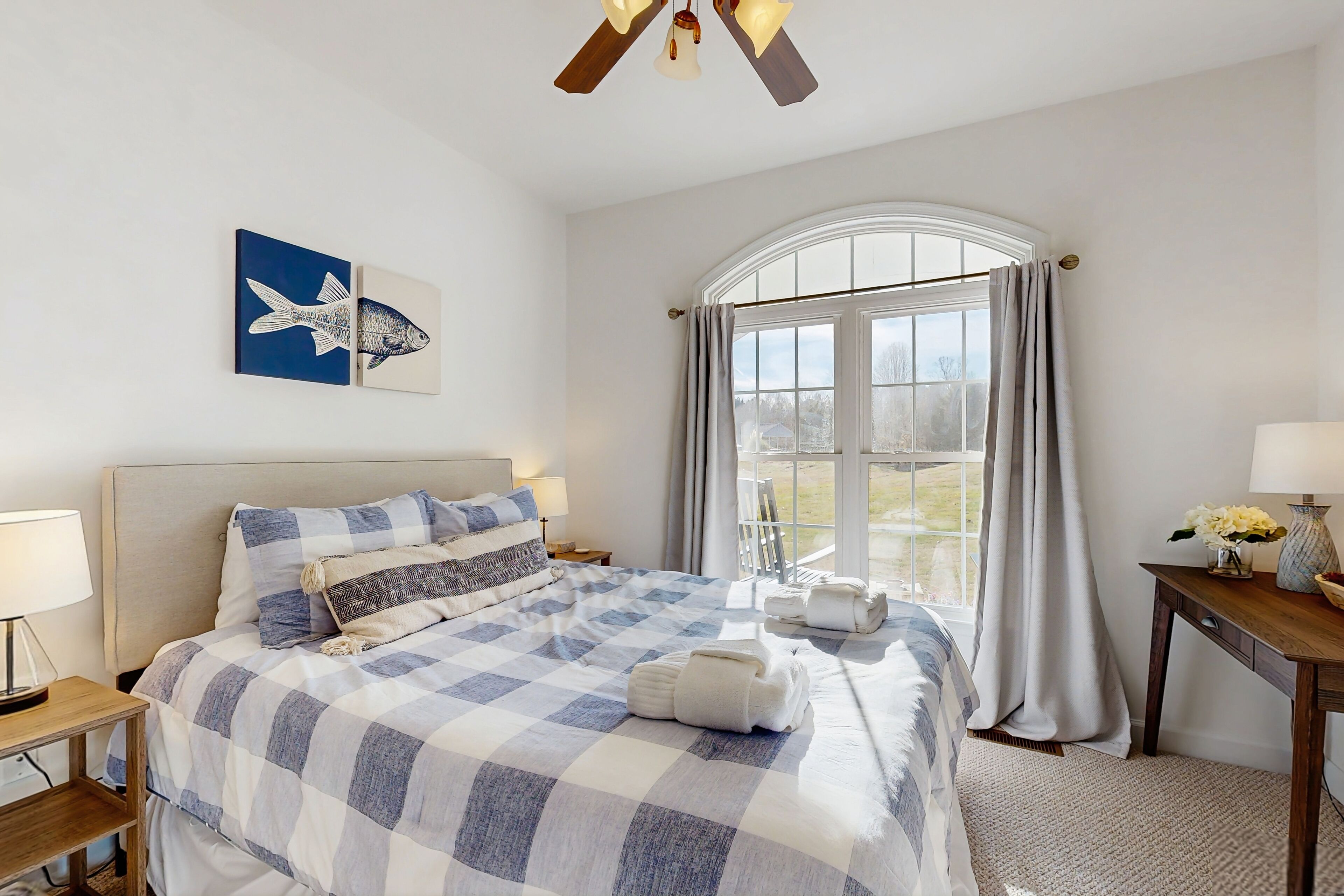 4 bedrooms, internet, bed sheets