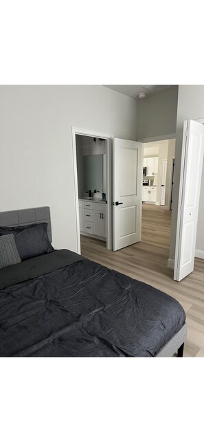 4 bedrooms, WiFi, bed sheets, wheelchair access