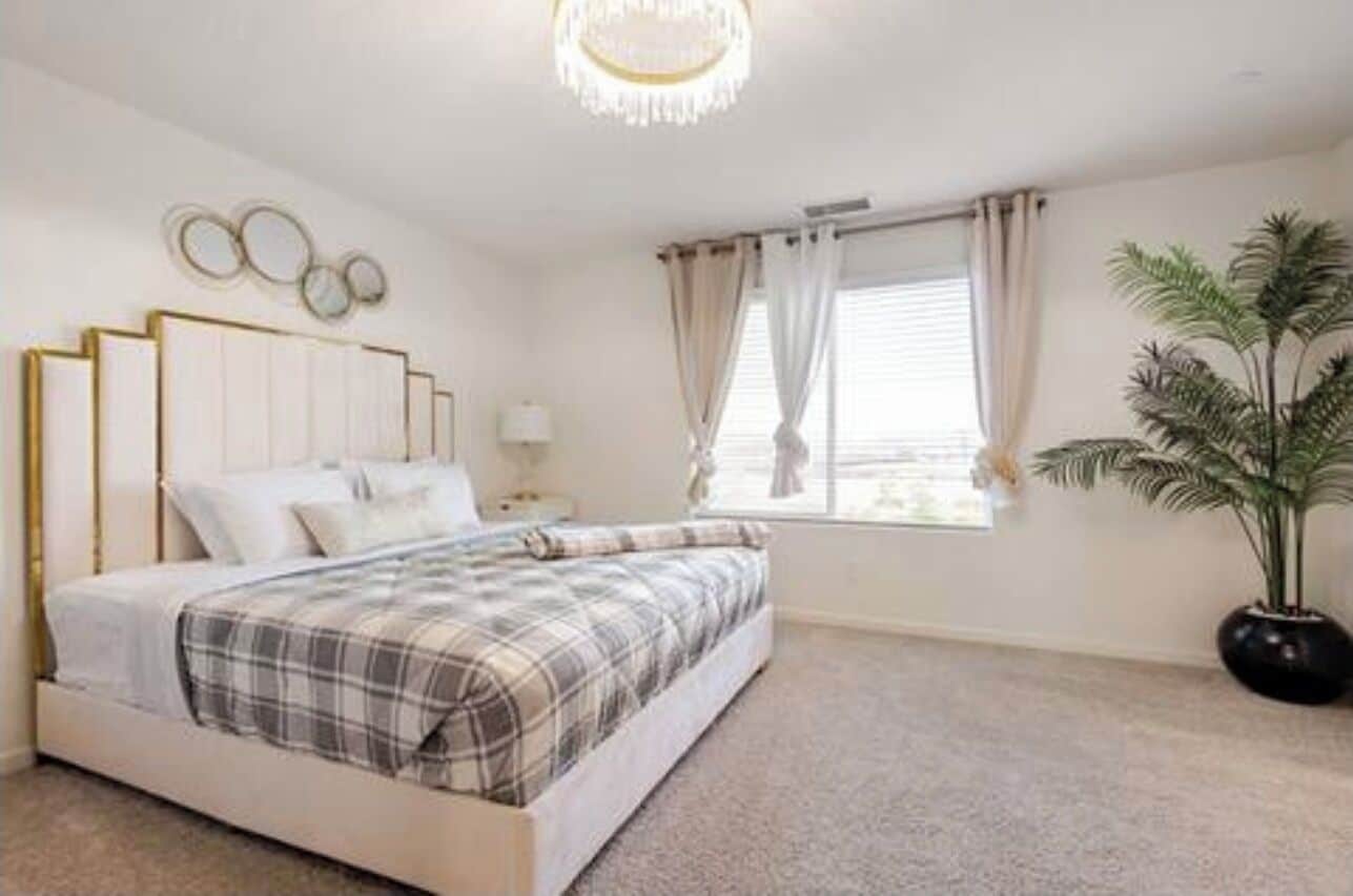 5 bedrooms, desk, iron/ironing board, free WiFi