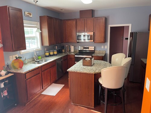 Charming family-friendly 3-bedroom house in lovely Durham. 