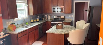 Charming family-friendly 3-bedroom house in lovely Durham. 