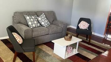 Smart TV, fireplace, stereo