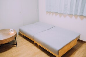 Apartment, 1 Bedroom, Non Smoking | Desk, iron/ironing board