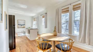 Condo | Dining
