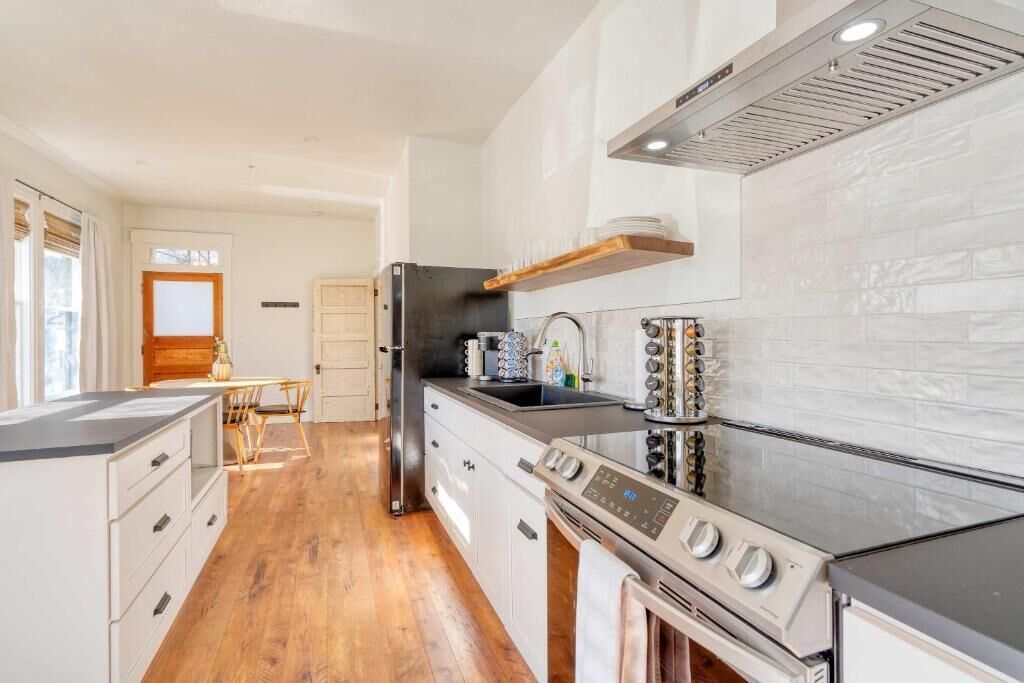 Basic Apartment | Private kitchen