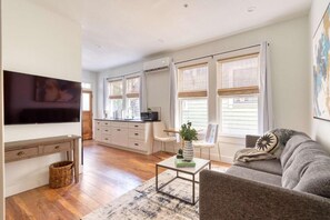 Basic Apartment, Patio | Living area - Pomeroy (Portland)
