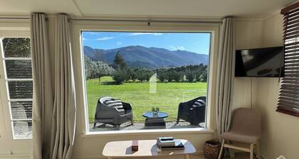 THE PACKING SHED - WITH BIKES 🚲 🚲