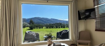 THE PACKING SHED - WITH BIKES 🚲 🚲