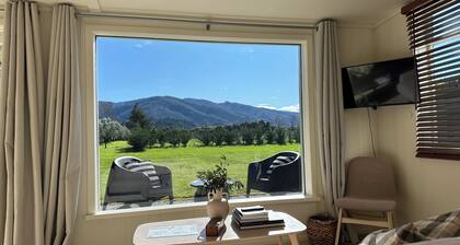 THE PACKING SHED - WITH BIKES 🚲 🚲