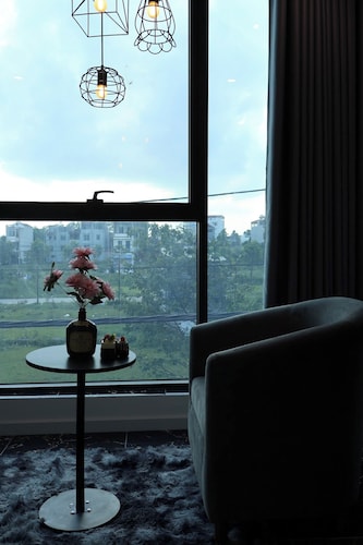 The Grand Diamond C Hotel